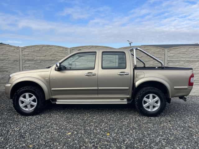 ++Isuzu D-Max 3.0TDi 4x4 DOUBLECAB TOP STAV++