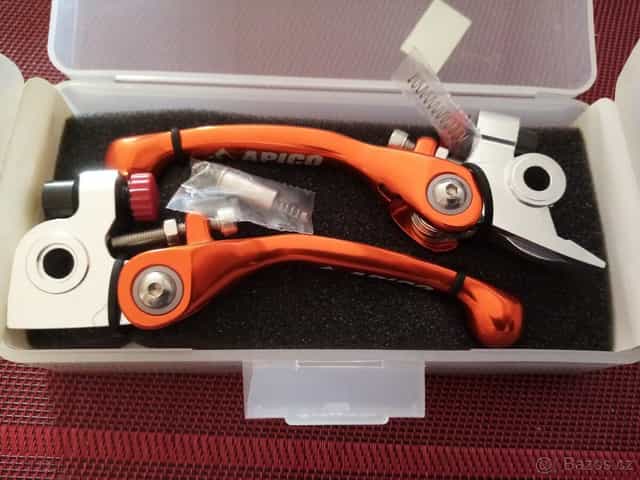 Výklopné páčky apico