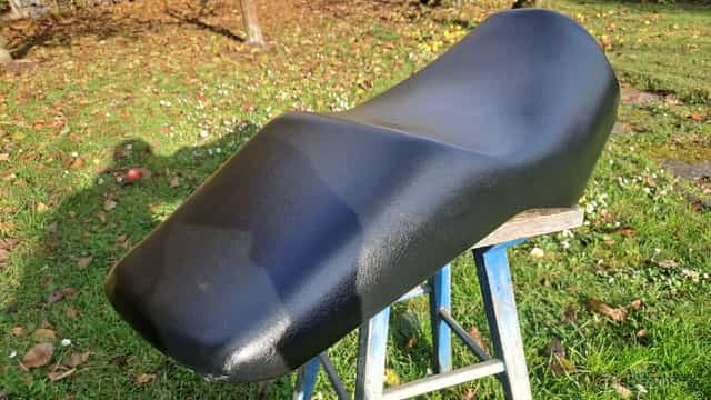 Sedlo Yahamaha fzs 600