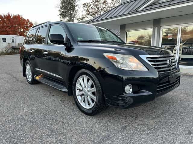 2011 LEXUS LX570 - 8 miest
