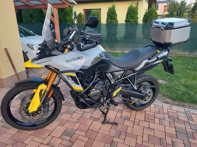 Suzuki V-Strom 800 DE, 11/23, nová v ČR, záruka do 11/27