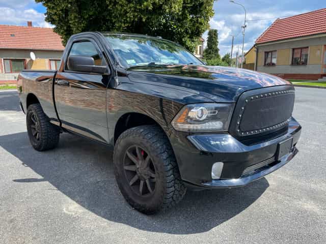 DODGE RAM 1500 5.7 HEMI EXPRESS REGULAR CAB 4X4 8stup.