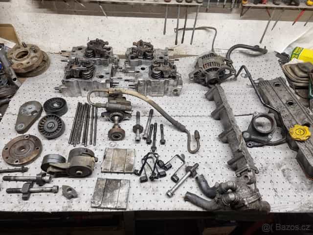 Prodam díly z motoru Jeep XJ 2.5tdi