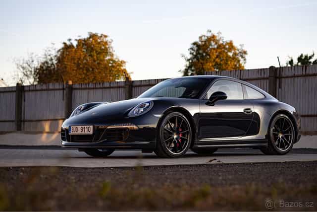 Porsche 911 Carrera 4 GTS | 3.8 | 27.600km |