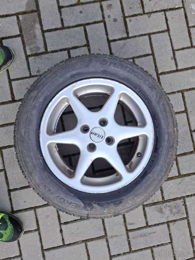 Celoroční Hankook 195/65 R15 Kinergy 45 + disky 7Jx15H2