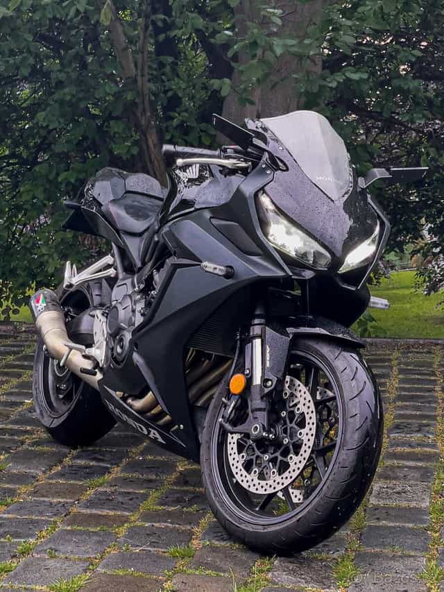 Honda CBR 650R v TP 35kw, otevřená na 76,7 kw A2