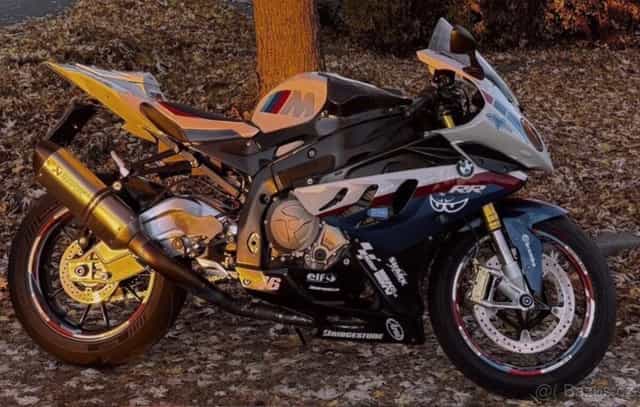 BMW S1000RR 2011 – Akrapovič, karbon, top stav