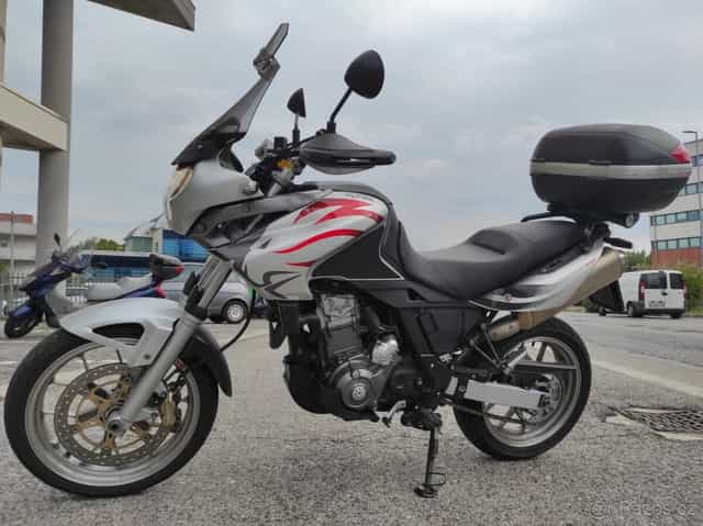 Aprilia Pegaso 650 Strada (2007) TOP, 35kW - A2, doplňky
