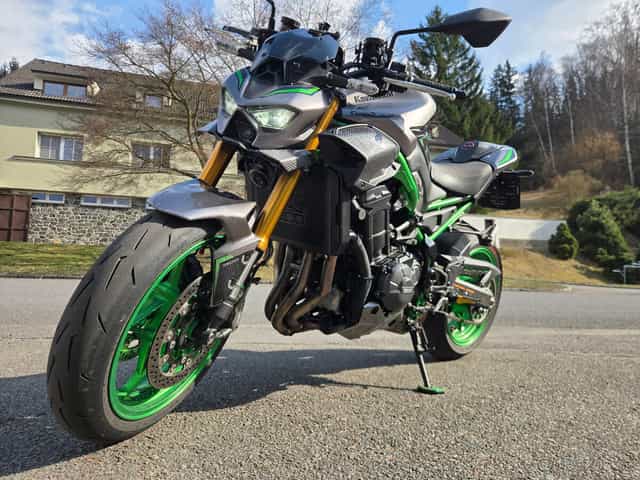 Kawasaki Z900SE 2025