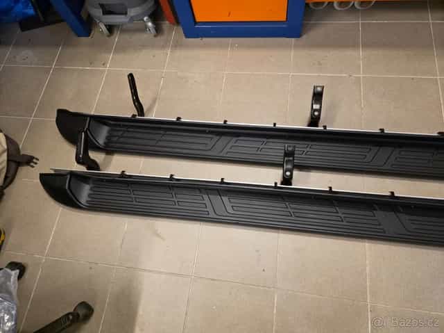 Originál nášlapy Toyota Hilux Doublecab 2016+