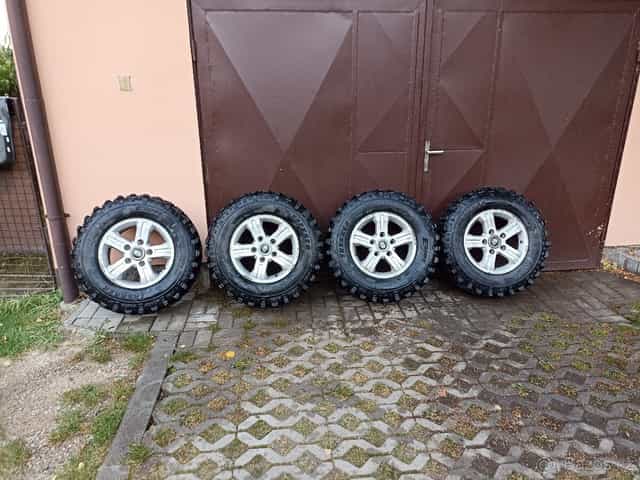 Originál 16 " AL kola Kia Sorento s Offroad pneu