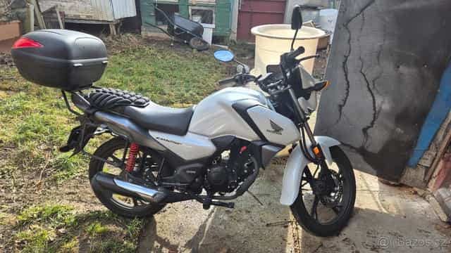 HONDA CBF125M, 2022, 1. majitel, 3 kufry, STK 2 roky, k
