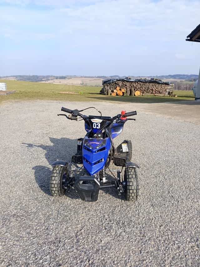 Dětská čtyřkolka Minirocket motors