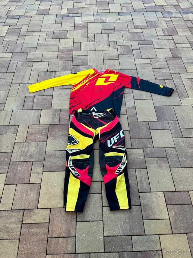 MX kalhoty a dres (UFO, O’Neal)