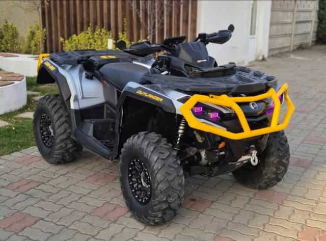 Čtyřkolka Can am Outlander 1000r