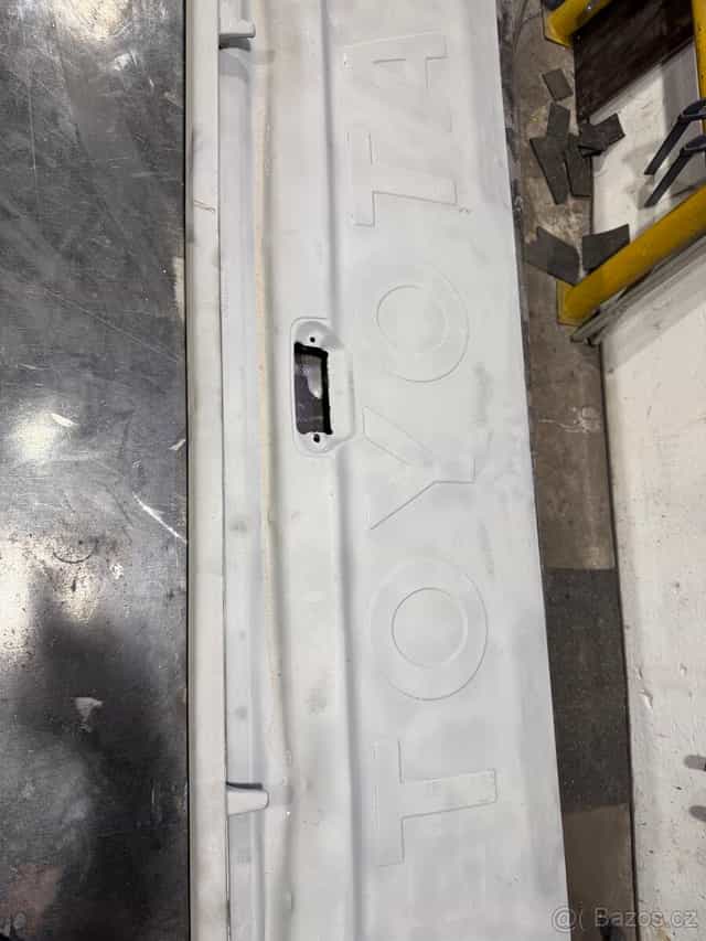 Dveře korby Toyota Hilux 96-05