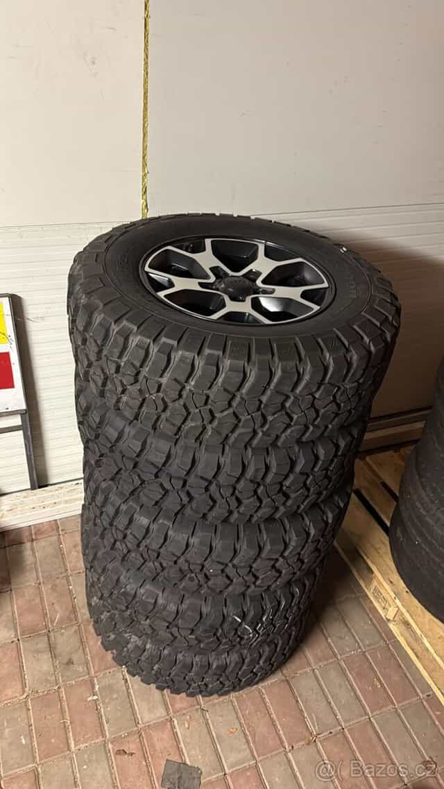 Jeep Wrangler JL JK Rubicon sada alukola r17