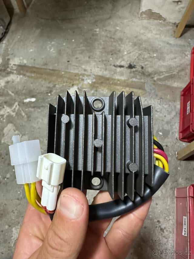 Regulátor dobíjení napětí Suzuki DR-Z 400 Kawasaki KLX 400