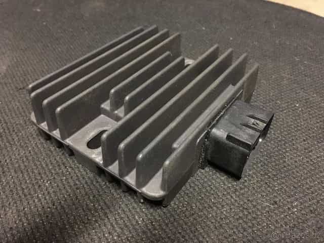 Regulátor dobíjeni Tourmax