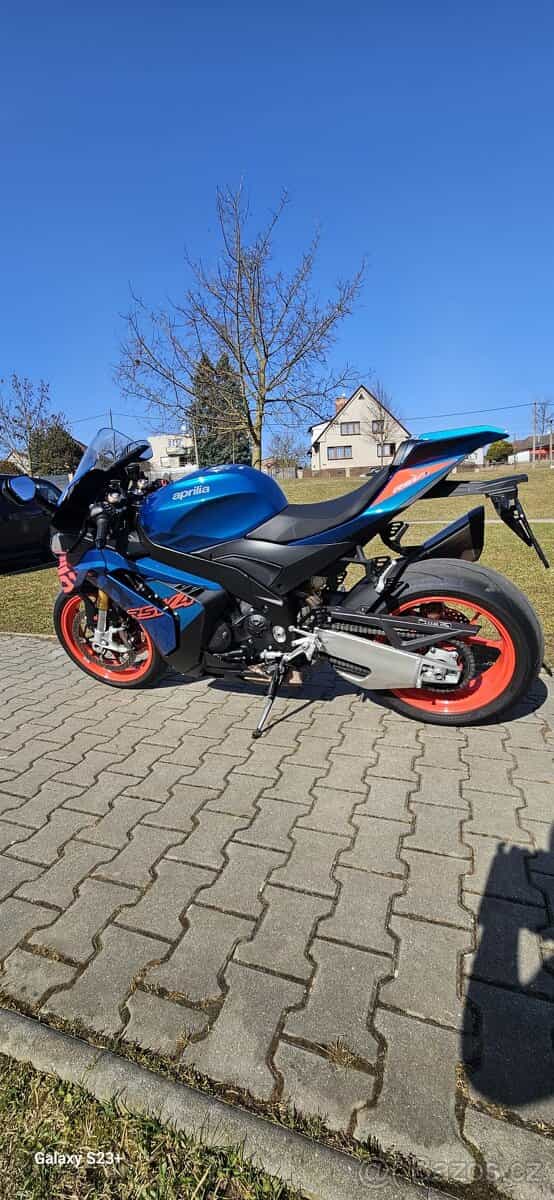 APRILIA RSV4 1100RR 2025 220ps NOVÝ MODEL
