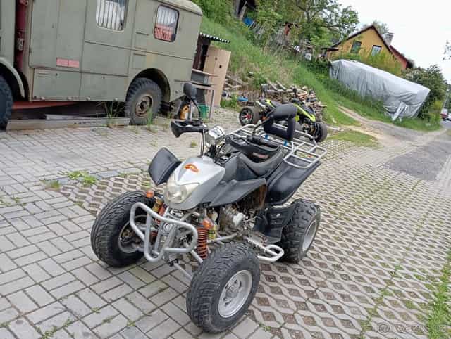 Lyda 250 na značkách