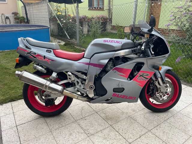Suzuki GSXR 750W