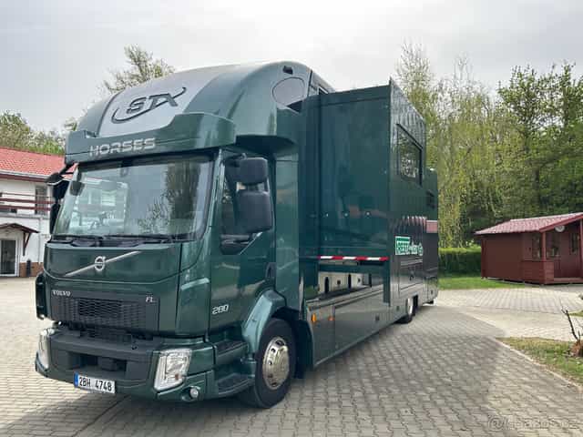 Prodej přeprava koní VOLVO FL STX, 5 koní DOUBLE POP-OUT