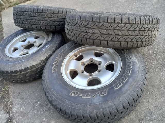 Pneu Yokohama Dueler A/T 215/80 r15