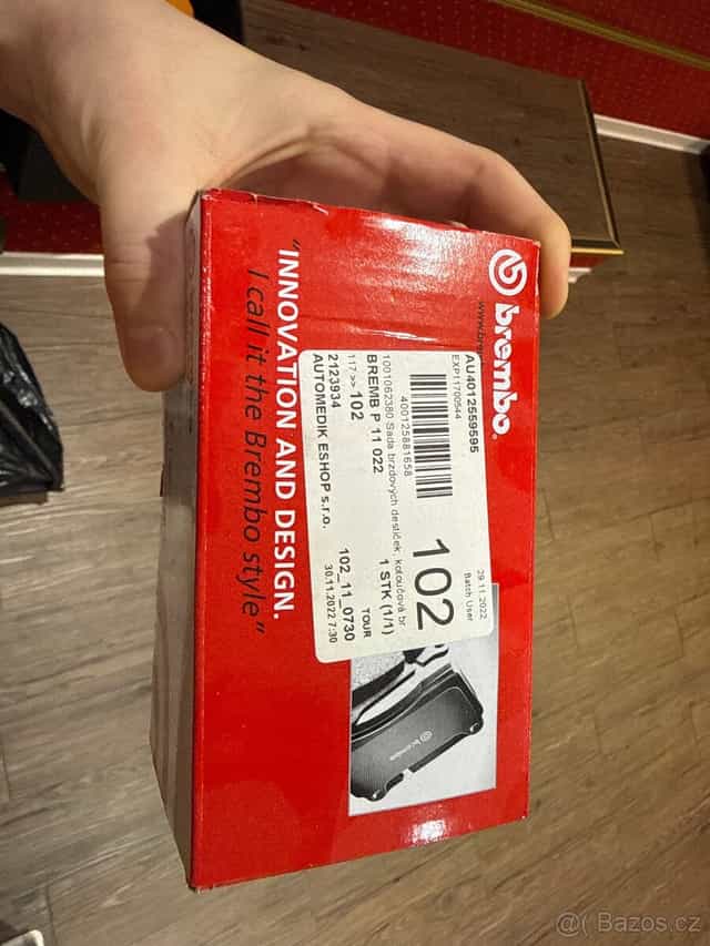 Různé díly Jeep Wrangler JK – brzdy, blinkr, mřížka, filtr,