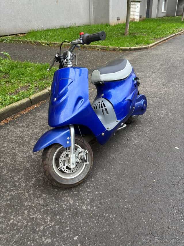 Skútr minibike