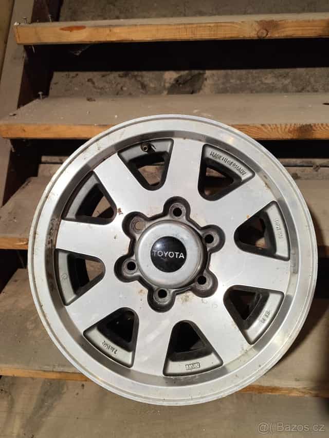 Toyota asi Land Cruiser nova cena