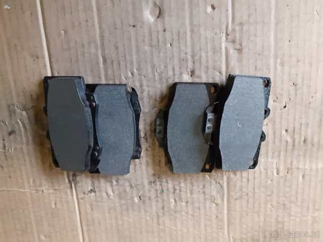 přední brzdové destičky Toyota Land Cruiser