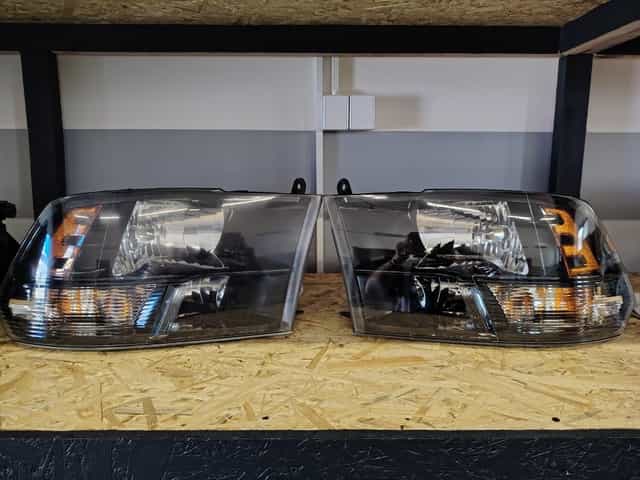 Světla Dodge Ram 1500 2013+