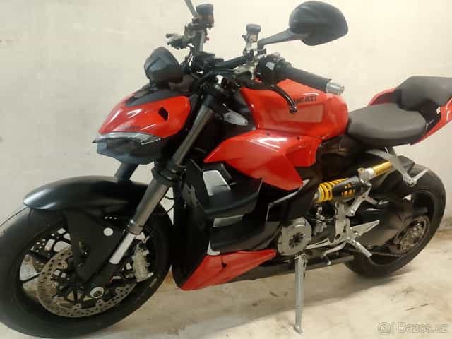Ducati streetfighter v2