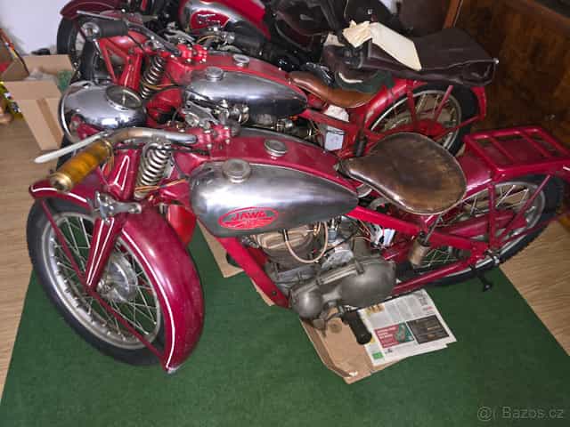 Jawa 350 SV a Jawa 350 OHV z roku 1946.