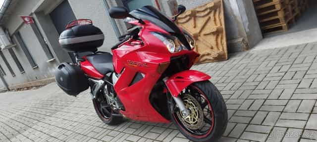 Honda VFR 800 VTEC 46c, 80kw, 40 tis nájezd, KRASAVICE