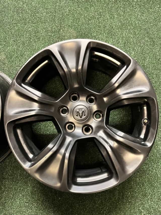 2Ks. Alu Dodge RAM 1500 5.Gen - Black