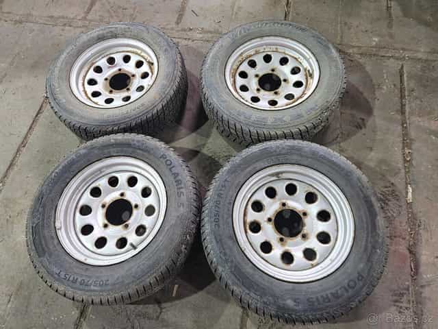 Sada disků 5x139,7mm s pneu 205/70/15 - Jimny