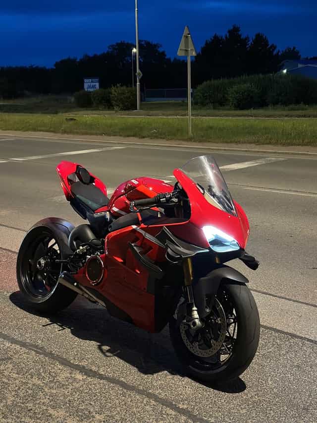 Ducati Panigale V4S