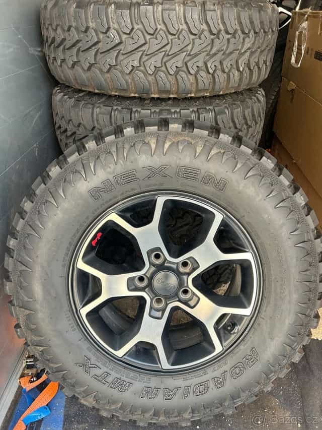 Jeep Wrangler kola Rubicon MTX Nexen 255 75 17