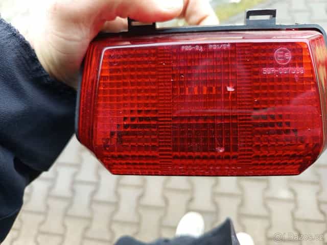 Suzuki GSX-R 750 1989 zadní světlo