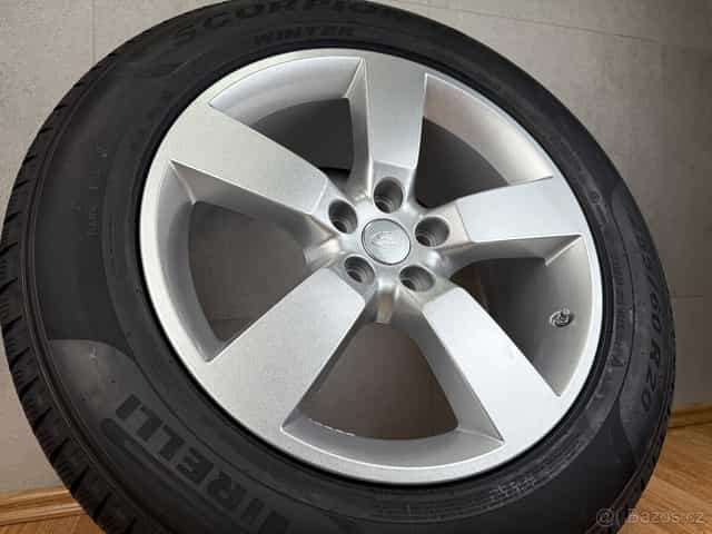 Originál zimní R20 kola Land Rover Defender