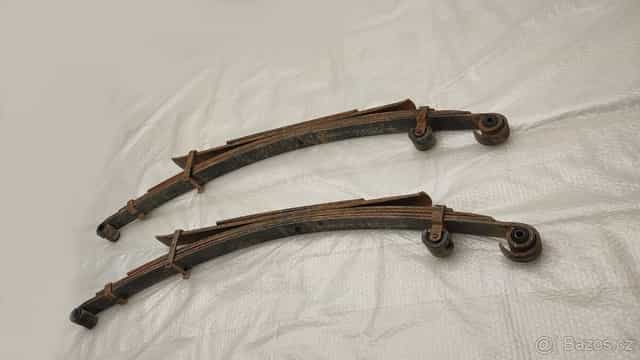 Toyota Hilux – Listová pera