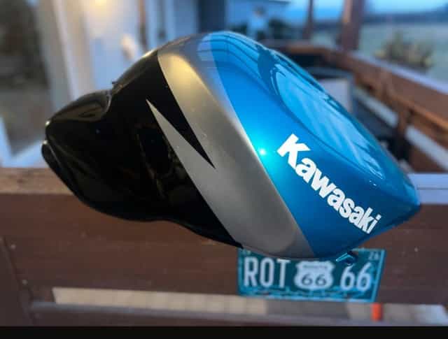 Nádrž Kawasaki ZX-9R