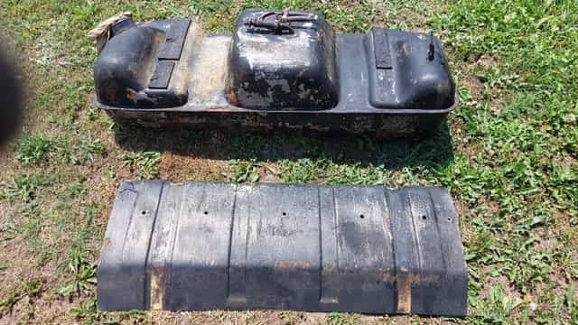 Mercedes G - nádrž + kryt