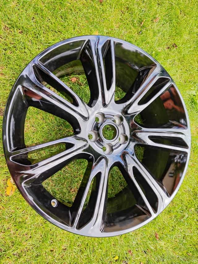 1 kus zánovní disk Range Rover Velar r22 5x108