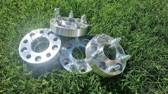 Rozšiřovací podložky Jeep 5x127 štefty M14