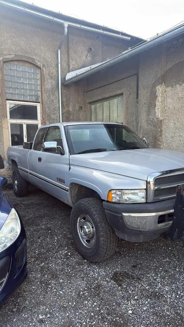 Dodge ram 2500 5.9 Cummins