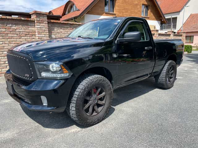 DODGE RAM 1500 5.7 HEMI EXPRESS REGULAR CAB 4X4 8stup.