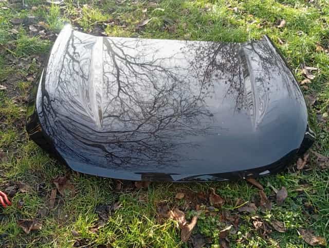 NISSAN NAVARA D23, D23T, D231, RV 2020  KAPOTA ČERNÁ PĚKNÁ